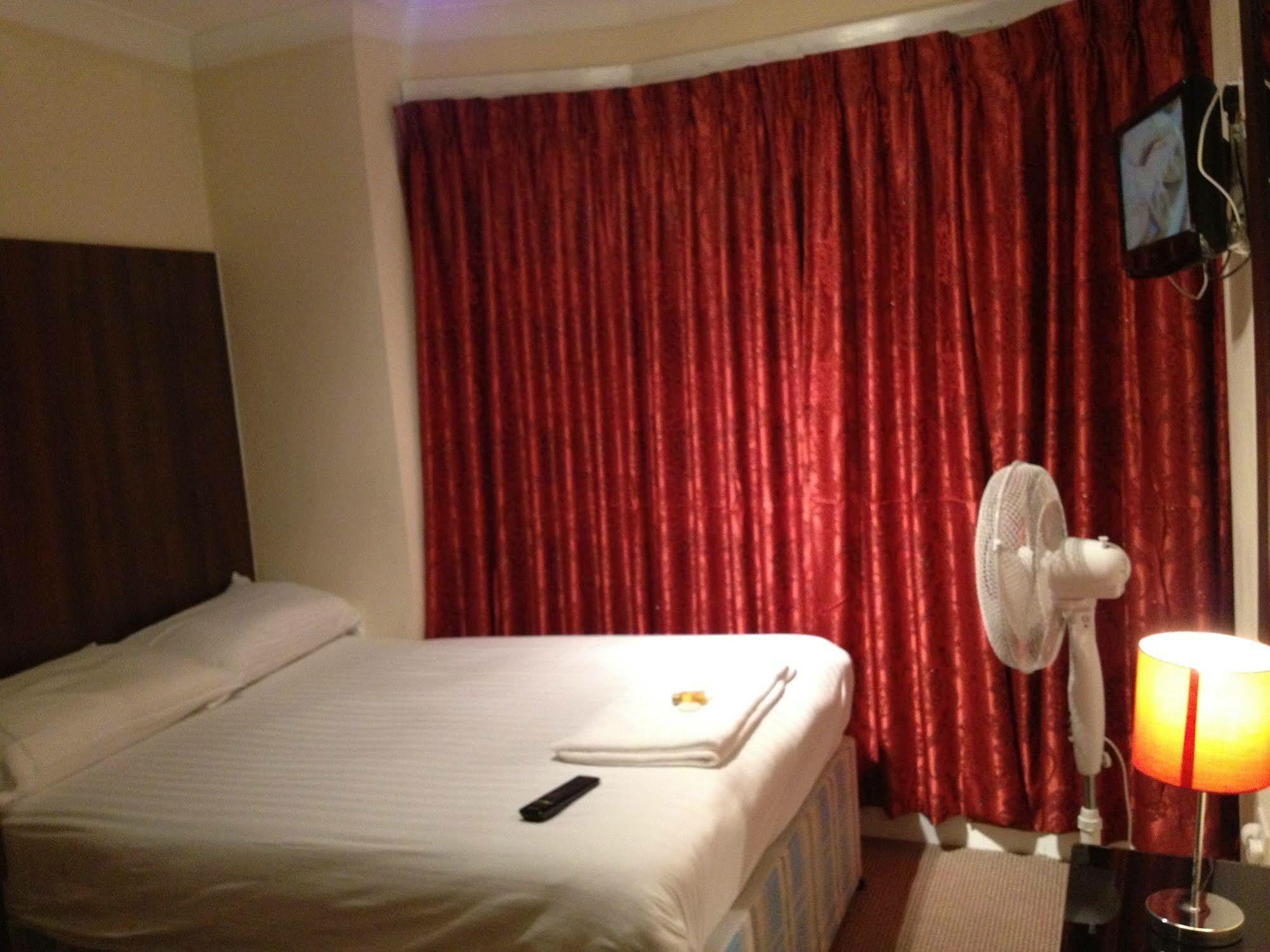 City Lodge Лондон Екстериор снимка
